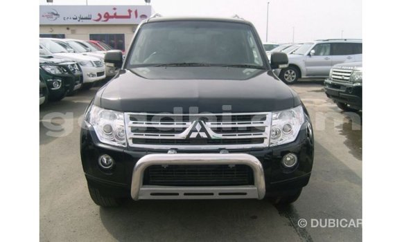 Acheter Import Voiture Mitsubishi Pajero Noir à Import - Dubai, Somalie Acheter Import Voiture Mitsubishi Pajero Noir à Import - Dubai, Somalie