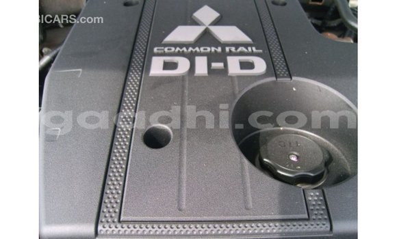 Acheter Import Voiture Mitsubishi Pajero Noir à Import - Dubai, Somalie Acheter Import Voiture Mitsubishi Pajero Noir à Import - Dubai, Somalie