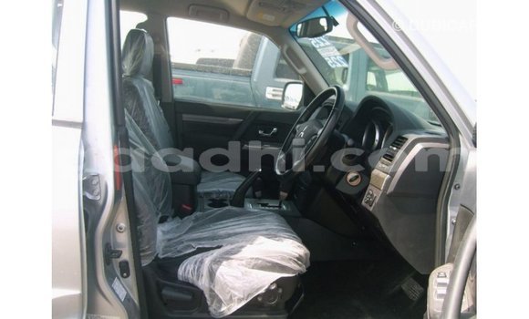 Acheter Import Voiture Mitsubishi Pajero Autre à Import - Dubai, Somalie Acheter Import Voiture Mitsubishi Pajero Autre à Import - Dubai, Somalie