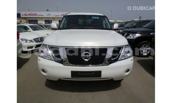 Acheter Import Voiture Nissan Patrol Blanc à Import - Dubai, Somalie Acheter Import Voiture Nissan Patrol Blanc à Import - Dubai, Somalie