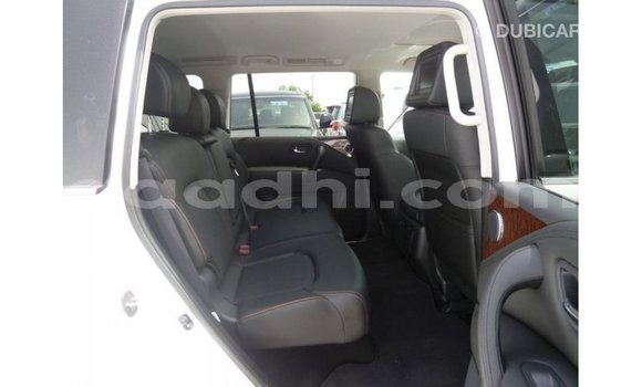 Acheter Import Voiture Nissan Patrol Blanc à Import - Dubai, Somalie Acheter Import Voiture Nissan Patrol Blanc à Import - Dubai, Somalie