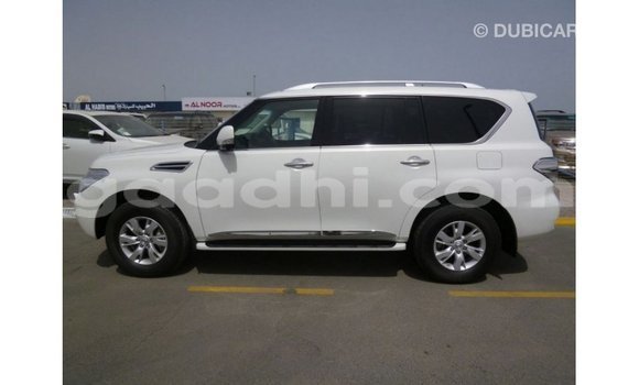 Acheter Import Voiture Nissan Patrol Blanc à Import - Dubai, Somalie Acheter Import Voiture Nissan Patrol Blanc à Import - Dubai, Somalie