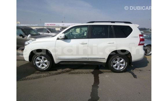 Acheter Import Voiture Toyota Prado Blanc à Import - Dubai, Somalie Acheter Import Voiture Toyota Prado Blanc à Import - Dubai, Somalie