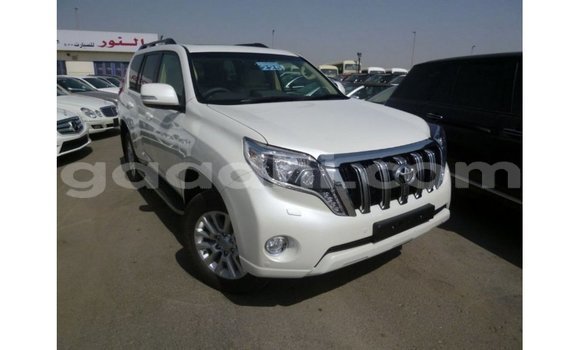 Acheter Import Voiture Toyota Prado Blanc à Import - Dubai, Somalie Acheter Import Voiture Toyota Prado Blanc à Import - Dubai, Somalie