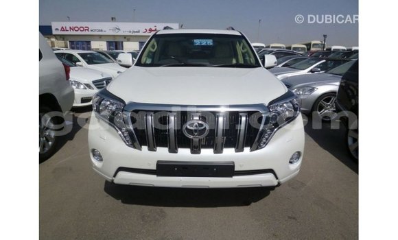 Acheter Import Voiture Toyota Prado Blanc à Import - Dubai, Somalie Acheter Import Voiture Toyota Prado Blanc à Import - Dubai, Somalie