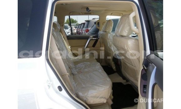 Acheter Import Voiture Toyota Prado Blanc à Import - Dubai, Somalie Acheter Import Voiture Toyota Prado Blanc à Import - Dubai, Somalie