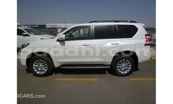 Acheter Import Voiture Toyota Prado Blanc à Import - Dubai, Somalie Acheter Import Voiture Toyota Prado Blanc à Import - Dubai, Somalie