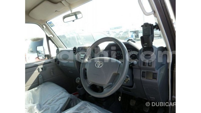 Big with watermark toyota land cruiser somalia import dubai 3801