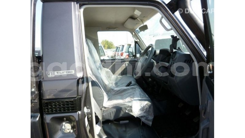 Big with watermark toyota land cruiser somalia import dubai 3801