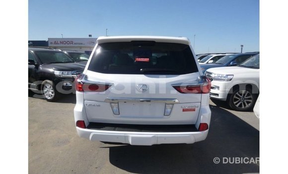 Acheter Import Voiture Lexus LX Blanc à Import - Dubai, Somalie Acheter Import Voiture Lexus LX Blanc à Import - Dubai, Somalie