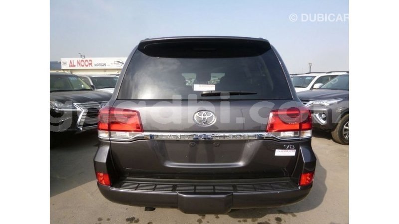 Big with watermark toyota land cruiser somalia import dubai 3813