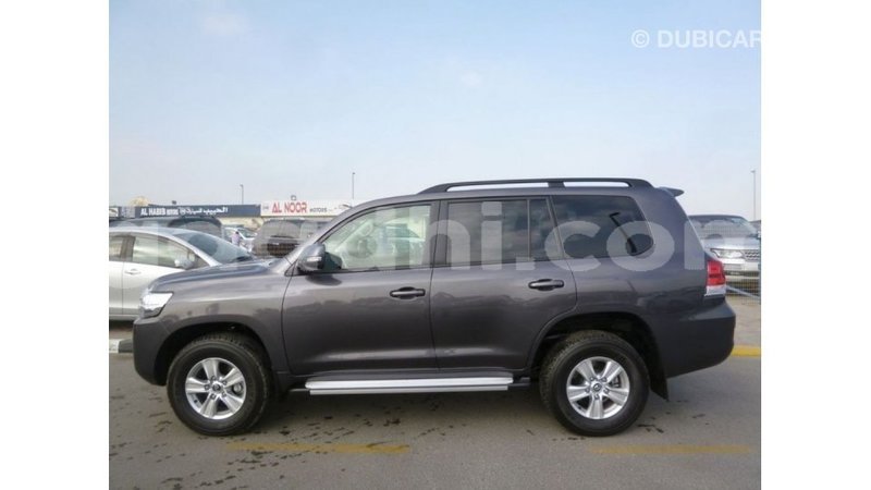 Big with watermark toyota land cruiser somalia import dubai 3813