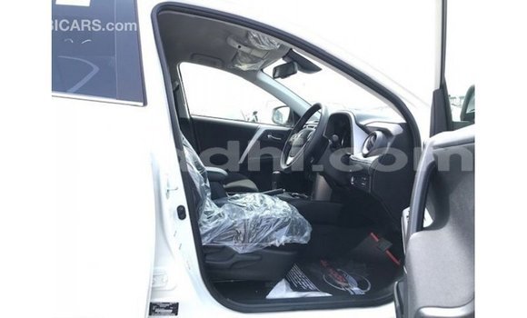 Acheter Import Utilitaire Toyota HiAce Blanc à Import - Dubai, Somalie Acheter Import Utilitaire Toyota HiAce Blanc à Import - Dubai, Somalie