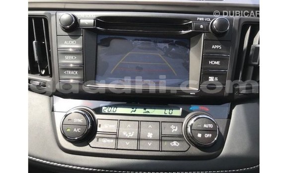 Acheter Import Utilitaire Toyota HiAce Blanc à Import - Dubai, Somalie Acheter Import Utilitaire Toyota HiAce Blanc à Import - Dubai, Somalie