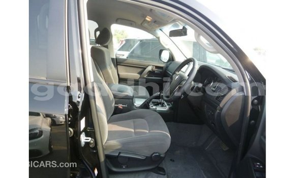 Acheter Import Voiture Toyota Land Cruiser Noir à Import - Dubai, Somalie Acheter Import Voiture Toyota Land Cruiser Noir à Import - Dubai, Somalie