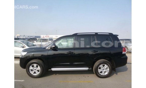 Acheter Import Voiture Toyota Land Cruiser Noir à Import - Dubai, Somalie Acheter Import Voiture Toyota Land Cruiser Noir à Import - Dubai, Somalie