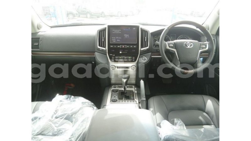 Big with watermark toyota land cruiser somalia import dubai 3816