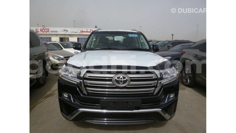 Big with watermark toyota land cruiser somalia import dubai 3816