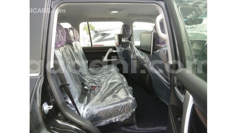 Big with watermark toyota land cruiser somalia import dubai 3816