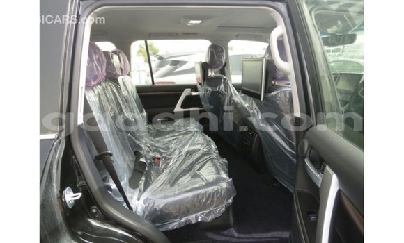 Acheter Import Voiture Toyota Land Cruiser Noir à Import - Dubai, Somalie Acheter Import Voiture Toyota Land Cruiser Noir à Import - Dubai, Somalie