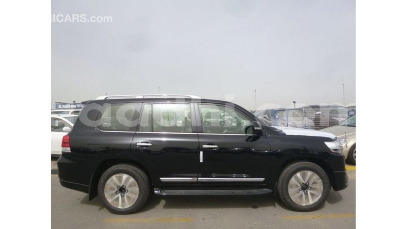 Big with watermark toyota land cruiser somalia import dubai 3816