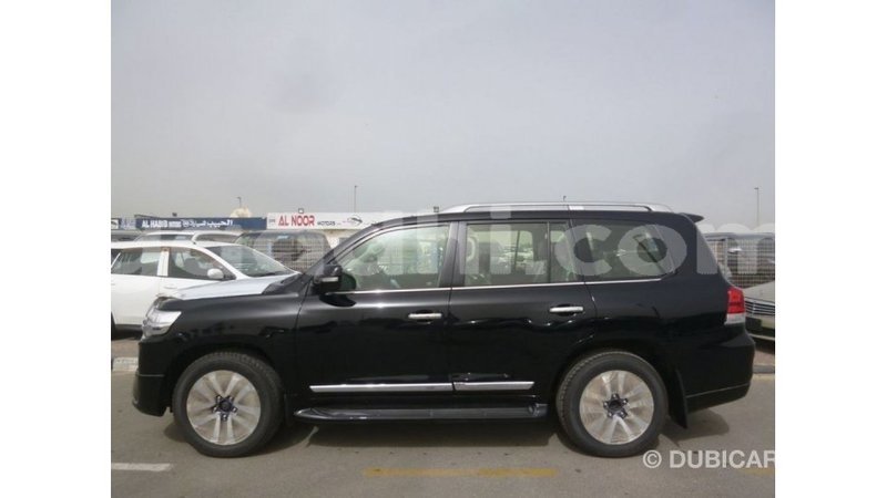 Big with watermark toyota land cruiser somalia import dubai 3816