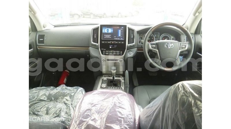 Big with watermark toyota land cruiser somalia import dubai 3817