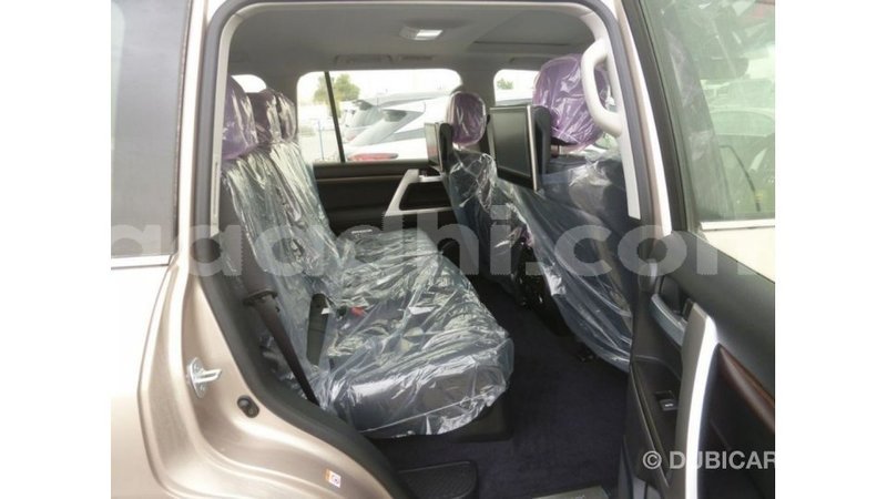 Big with watermark toyota land cruiser somalia import dubai 3817