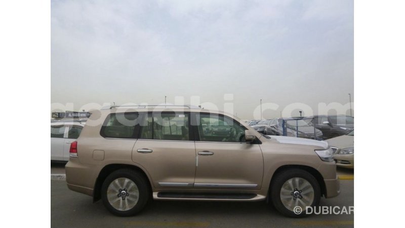 Big with watermark toyota land cruiser somalia import dubai 3817