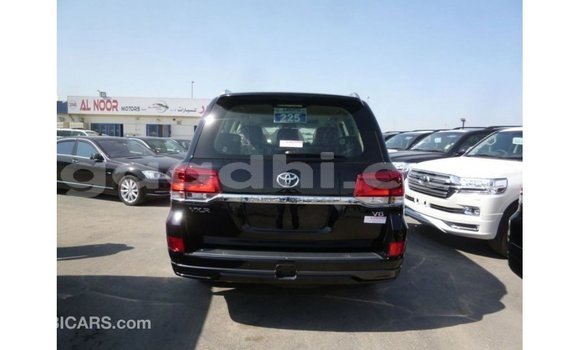 Acheter Import Voiture Toyota Land Cruiser Noir à Import - Dubai, Somalie Acheter Import Voiture Toyota Land Cruiser Noir à Import - Dubai, Somalie