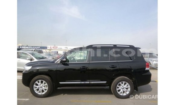 ይግዙ Imported Toyota Land Cruiser ጥቁር መኪና በ Import - Dubai በ ሶማሊያ ይግዙ Imported Toyota Land Cruiser ጥቁር መኪና በ Import - Dubai በ ሶማሊያ