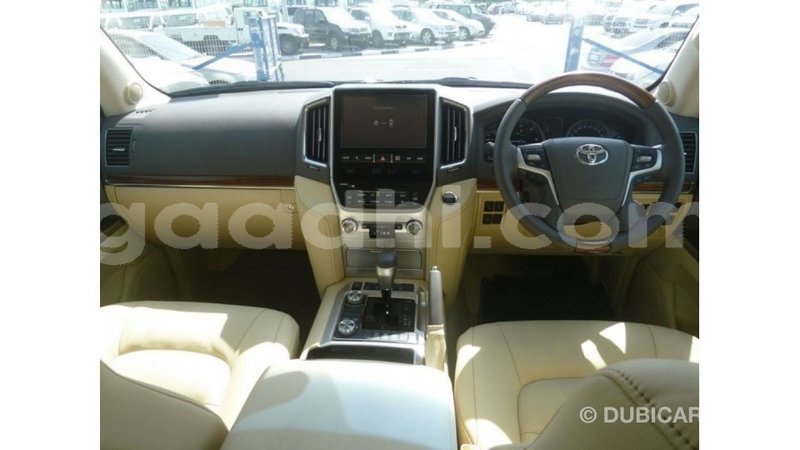 Big with watermark toyota land cruiser somalia import dubai 3822