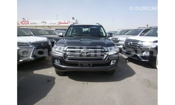 ይግዙ Imported Toyota Land Cruiser ሌላ መኪና በ Import - Dubai በ ሶማሊያ ይግዙ Imported Toyota Land Cruiser ሌላ መኪና በ Import - Dubai በ ሶማሊያ