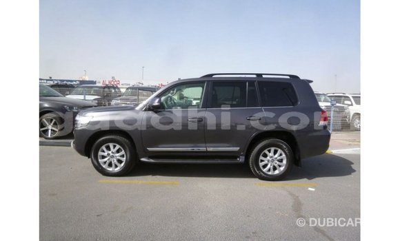 ይግዙ Imported Toyota Land Cruiser ሌላ መኪና በ Import - Dubai በ ሶማሊያ ይግዙ Imported Toyota Land Cruiser ሌላ መኪና በ Import - Dubai በ ሶማሊያ