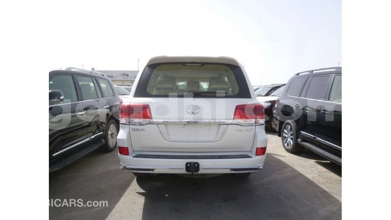 Big with watermark toyota land cruiser somalia import dubai 3826