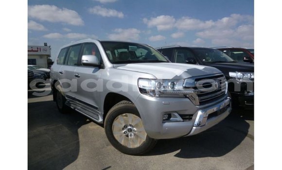 ይግዙ Imported Toyota Land Cruiser ሌላ መኪና በ Import - Dubai በ ሶማሊያ ይግዙ Imported Toyota Land Cruiser ሌላ መኪና በ Import - Dubai በ ሶማሊያ