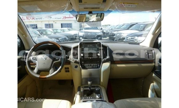 ይግዙ Imported Toyota Land Cruiser ሌላ መኪና በ Import - Dubai በ ሶማሊያ ይግዙ Imported Toyota Land Cruiser ሌላ መኪና በ Import - Dubai በ ሶማሊያ