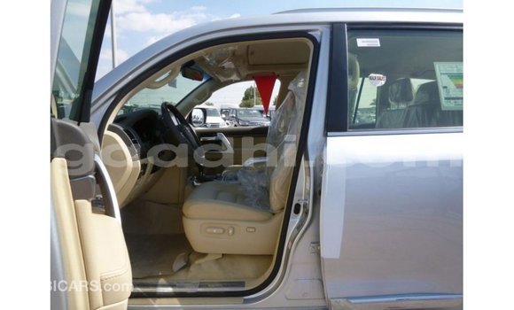 ይግዙ Imported Toyota Land Cruiser ሌላ መኪና በ Import - Dubai በ ሶማሊያ ይግዙ Imported Toyota Land Cruiser ሌላ መኪና በ Import - Dubai በ ሶማሊያ