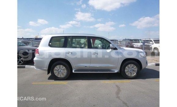 ይግዙ Imported Toyota Land Cruiser ሌላ መኪና በ Import - Dubai በ ሶማሊያ ይግዙ Imported Toyota Land Cruiser ሌላ መኪና በ Import - Dubai በ ሶማሊያ