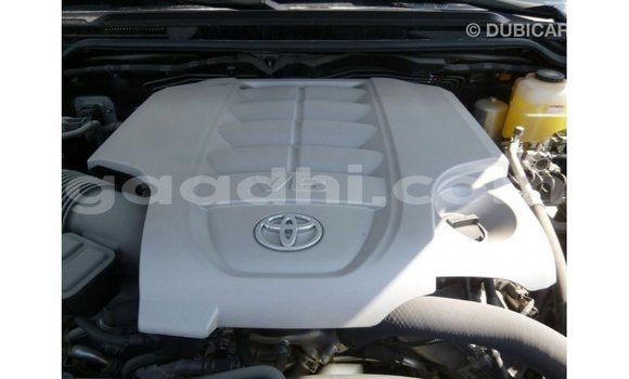 ይግዙ Imported Toyota Land Cruiser ሌላ መኪና በ Import - Dubai በ ሶማሊያ ይግዙ Imported Toyota Land Cruiser ሌላ መኪና በ Import - Dubai በ ሶማሊያ