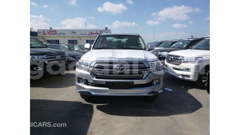 Big with watermark toyota land cruiser somalia import dubai 3828