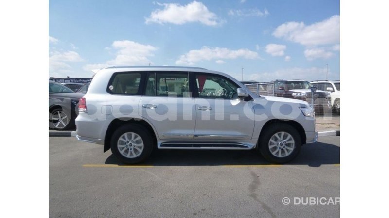 Big with watermark toyota land cruiser somalia import dubai 3828