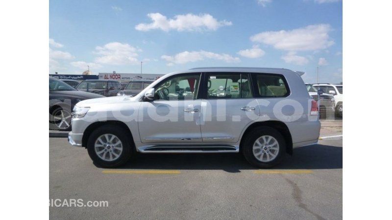 Big with watermark toyota land cruiser somalia import dubai 3828