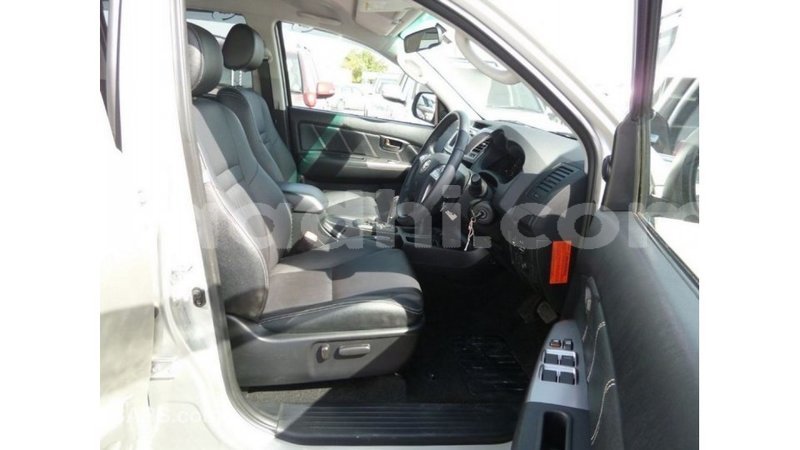 Big with watermark toyota hilux somalia import dubai 3829