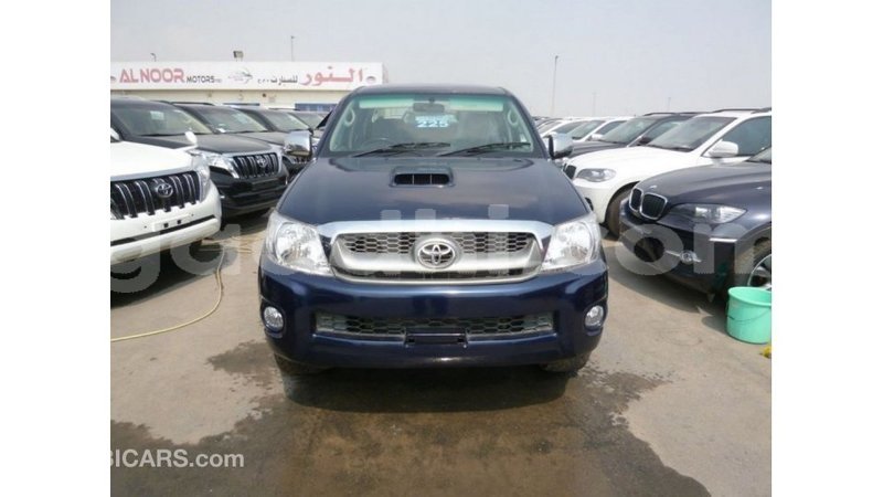 Big with watermark toyota hilux somalia import dubai 3830