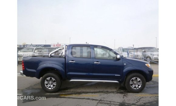 Acheter Import Voiture Toyota Hilux Bleu à Import - Dubai, Somalie Acheter Import Voiture Toyota Hilux Bleu à Import - Dubai, Somalie
