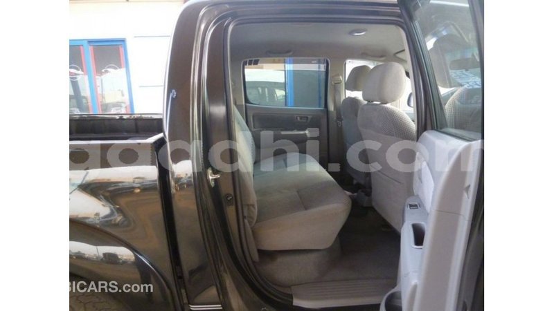 Big with watermark toyota hilux somalia import dubai 3833