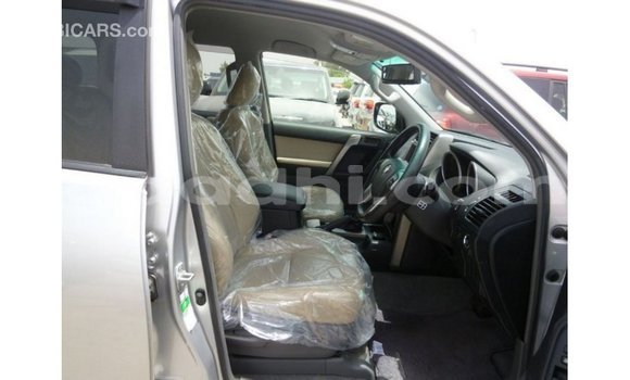 Acheter Import Voiture Toyota Prado Autre à Import - Dubai, Somalie Acheter Import Voiture Toyota Prado Autre à Import - Dubai, Somalie