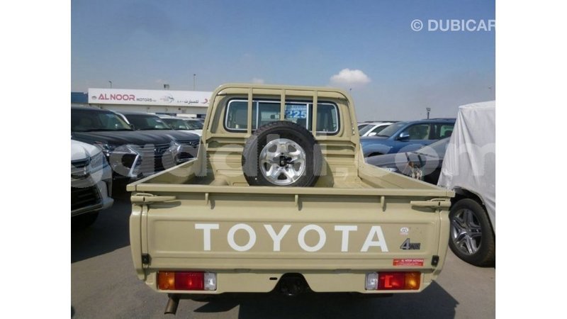 Big with watermark toyota land cruiser somalia import dubai 3847