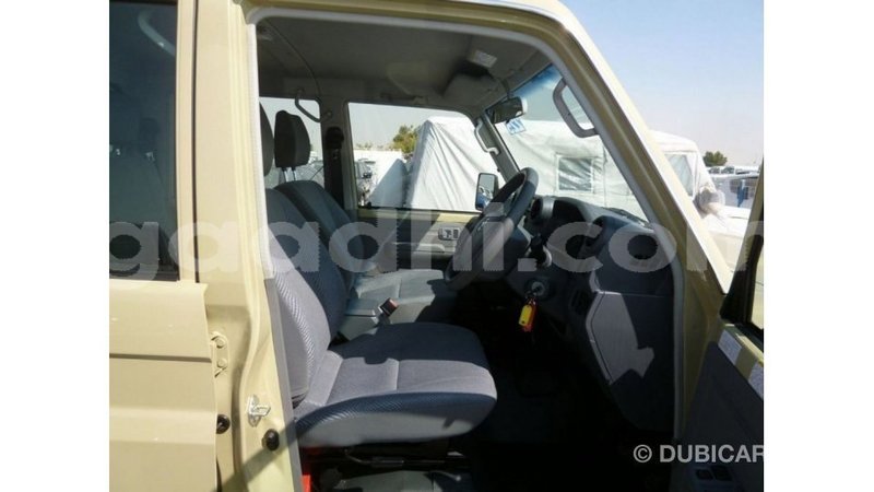 Big with watermark toyota land cruiser somalia import dubai 3847